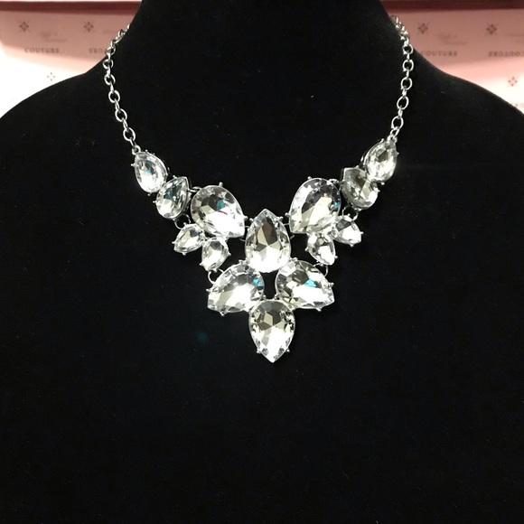 Elegant rhinestone necklace.NWT - Picture 3 of 3